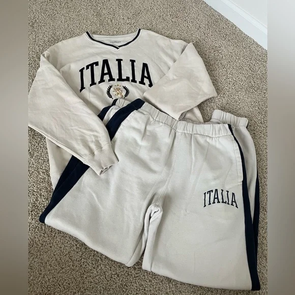 Hollister 2-piece set Womens sweatsuit size US S - Picture 1 of 6